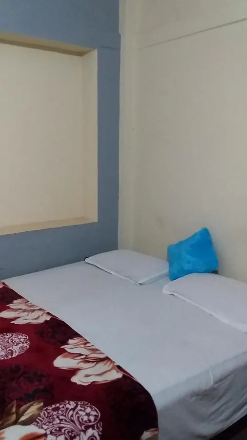 Lucky Tourist Home 0*, مَسّور